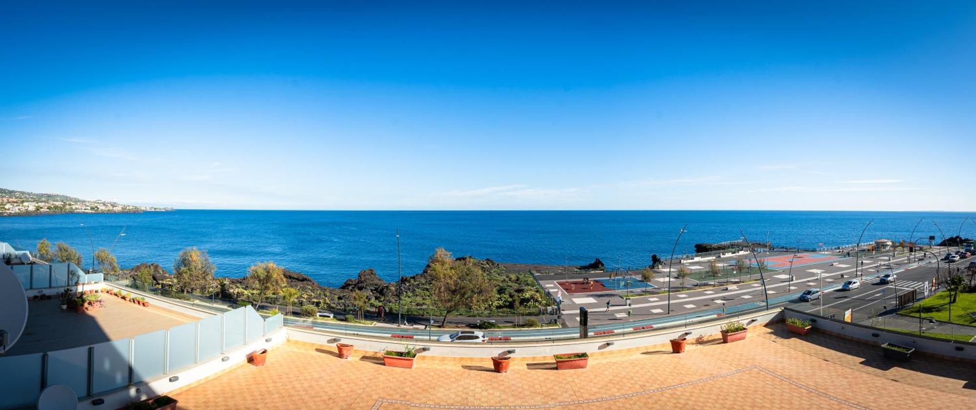 Perla Marina Sea View Apartment Catane Extérieur photo